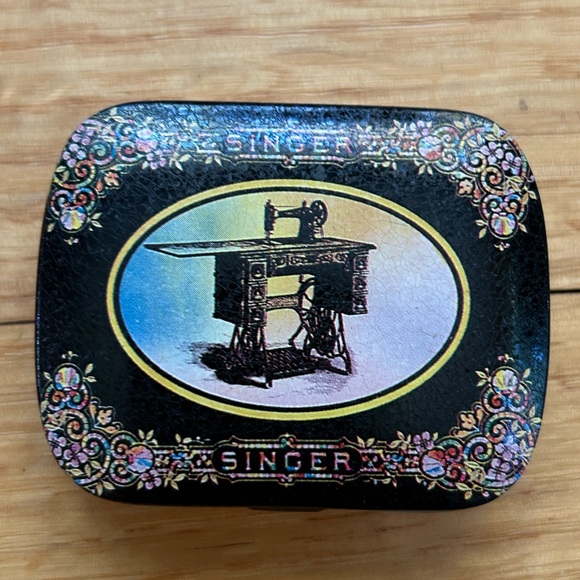 Lot of 6 Retro Mini Tins, Campbell’s, Singer, Victor, Smith Bros, Hershey’s NBC - Picture 5 of 12